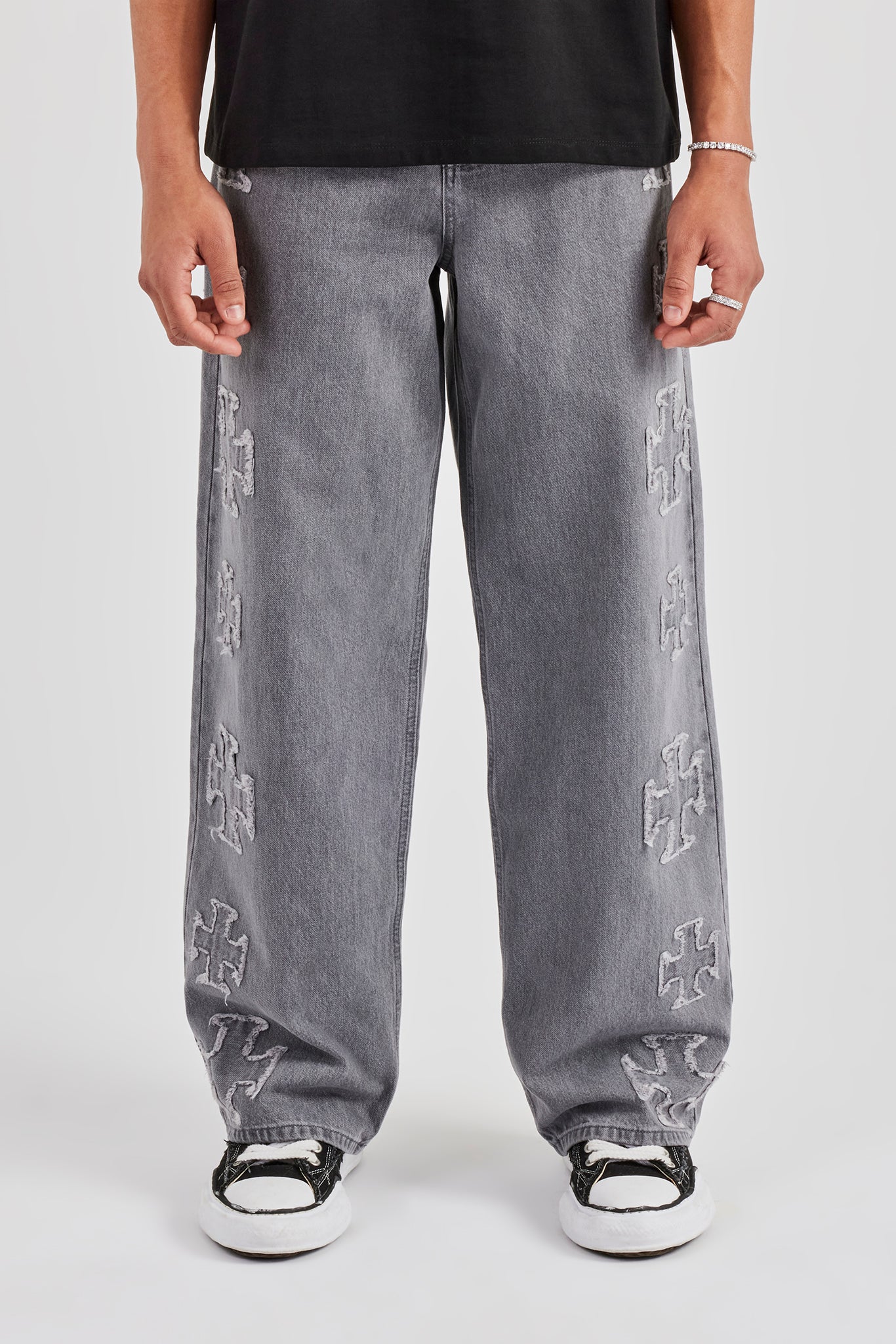 Raw Edge Baggy Applique Motif Jean - Washed Grey